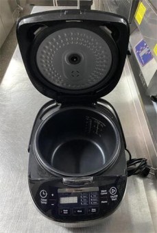 Μεταχειρισμένος Πολυμάγειρας 5Lt 30x40x25Cm TRISTAR 